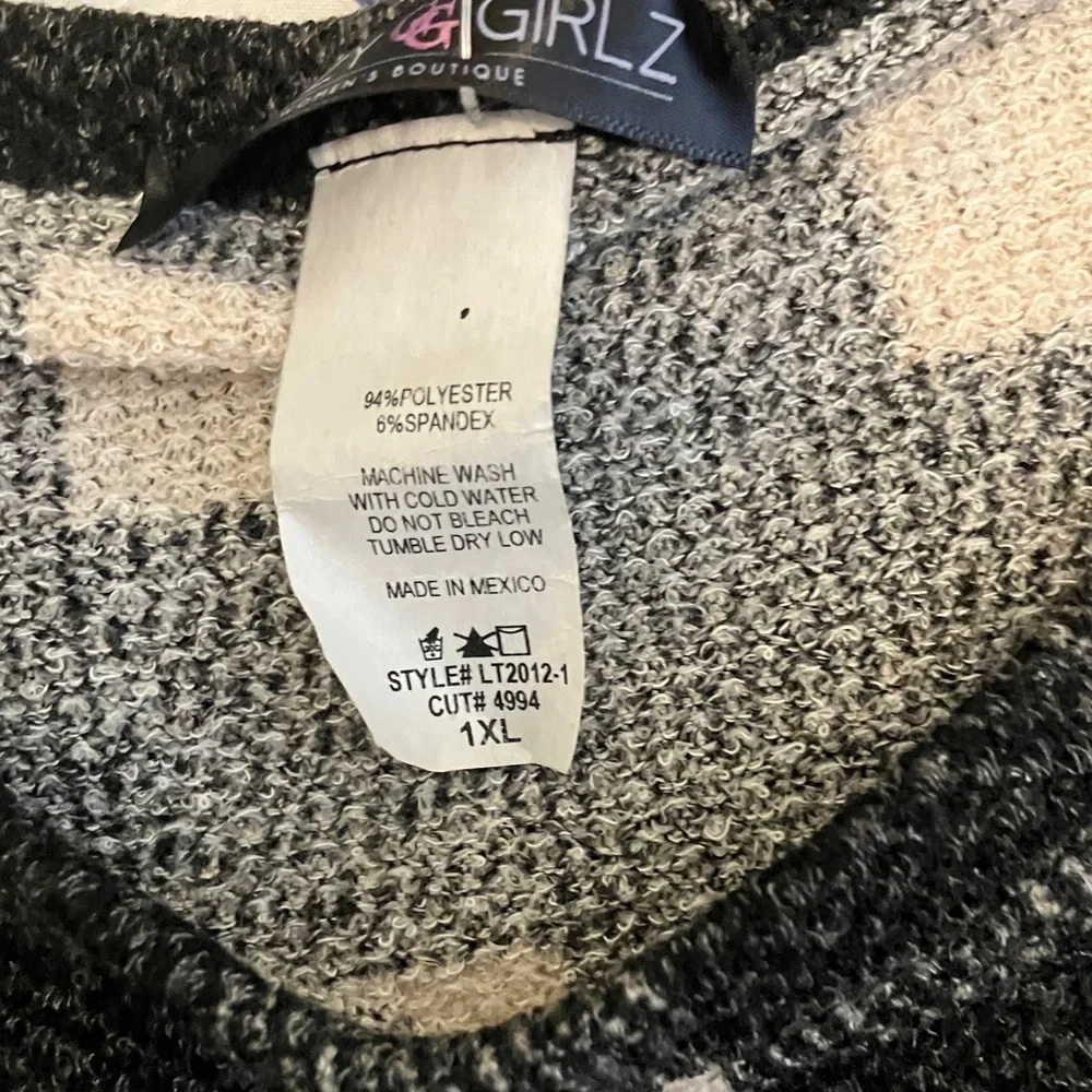 Glitzy Girlz Women's Black and Cream Checkered Crewneck Top - Picture 3 of 7